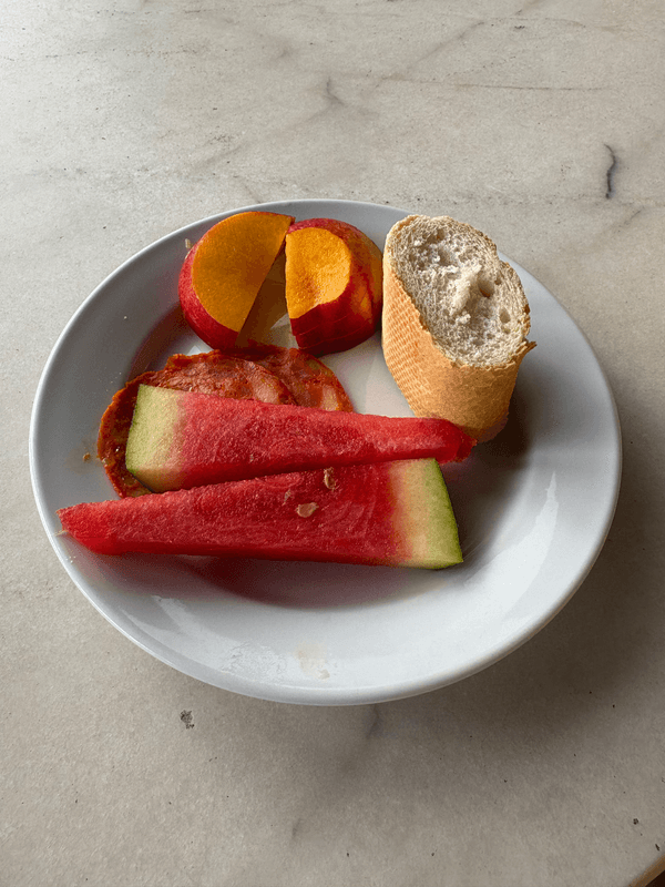 Petit dejeuner fruits et
chorizo