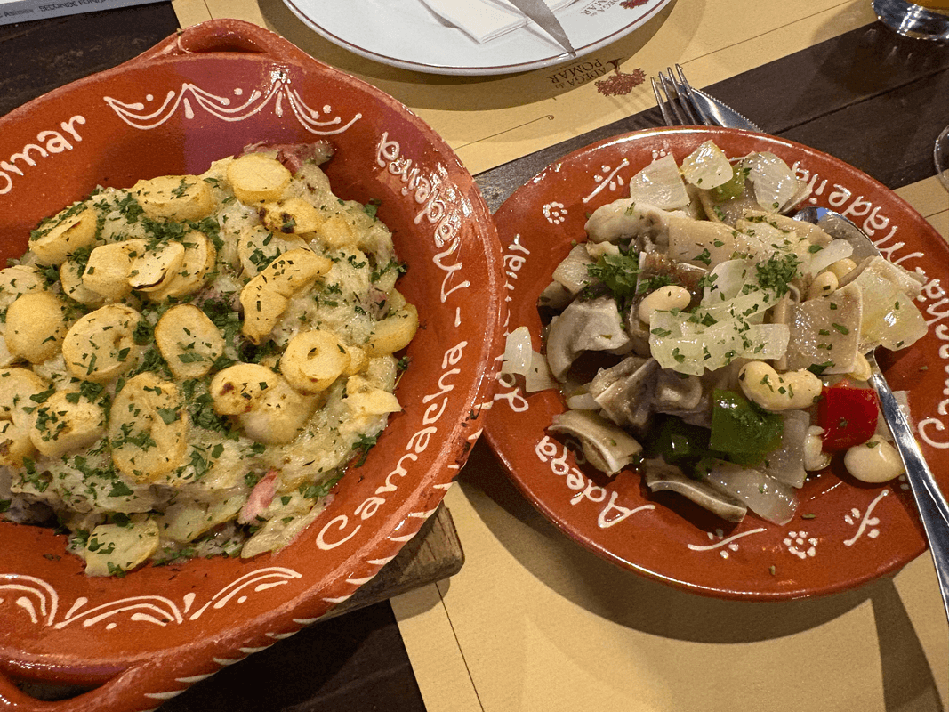 Plats de morue et oreilles de
port